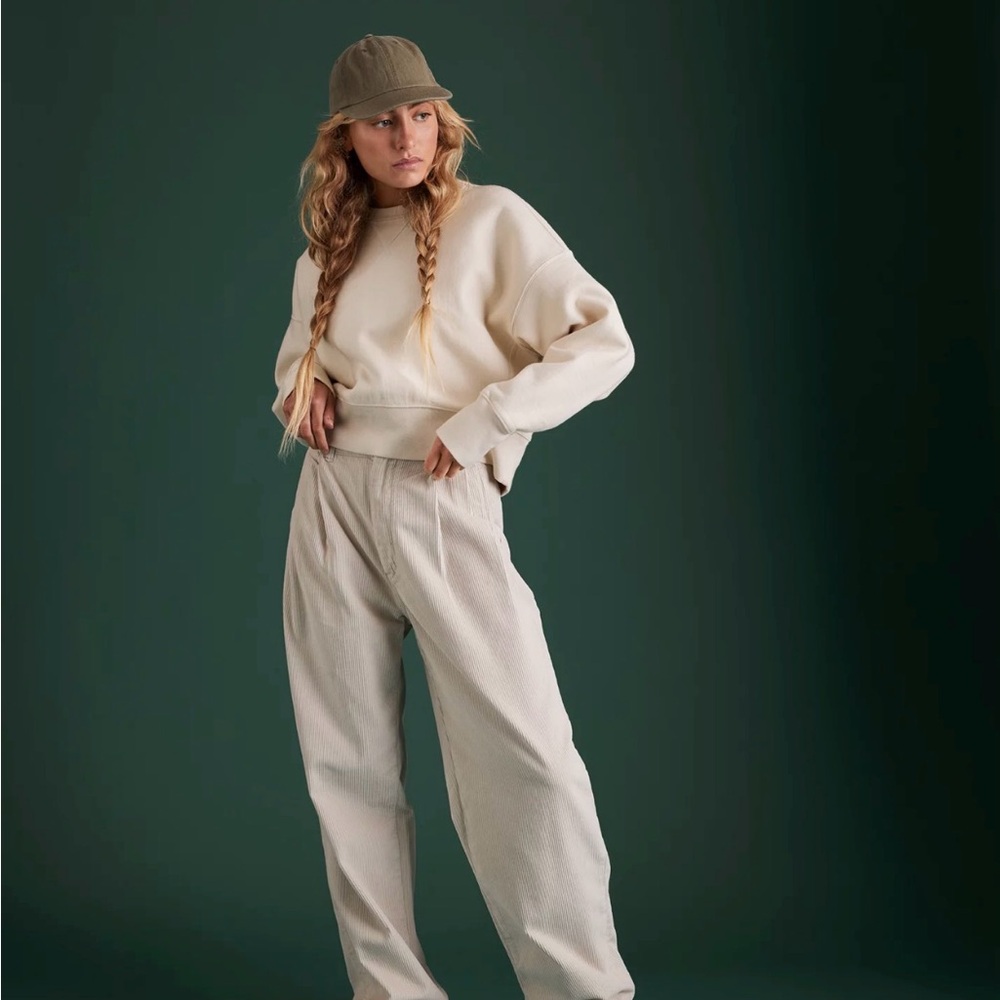 AE77 Premium Pleated Corduroy Pant